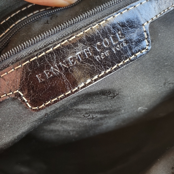 Kenneth Cole Reaction Black Leather Shoulder Bag - Picture 8 of 8